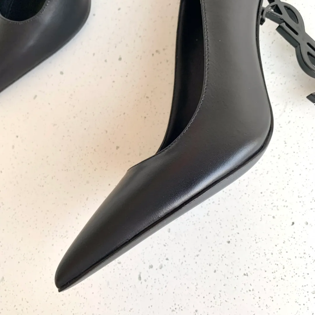 👟👟Ex-factory price 560👟👟 SAINT LAUREN*Yves Saint Laurent YSL poplar forest classic letter heel high-heeled shoes Only YSL understands women's hearts best and does not accept refutation🙅‍♂️Super invincible feminine artifact, a must-have for women (✅Z product full-body customization, own molded toe hardware, perfect consistency)⚠️Compare the differences between pictures and goods on the market Haha Upper: Customized imported cotton silk weaving/imported calf patent leather Lining: Imported sheep leather Sole: Imported genuine leather outsole Thickness: 9cm Color: black paint with gold, black leather with black Size: 35-39 (full set of packaging)